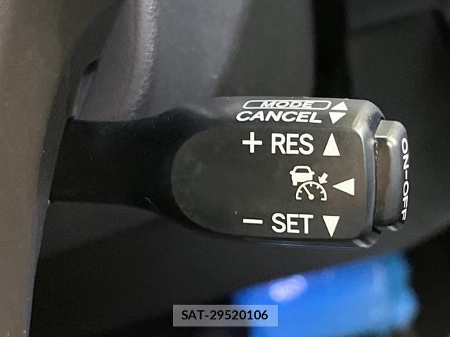 Lexus HS 2017-05 8728410-4