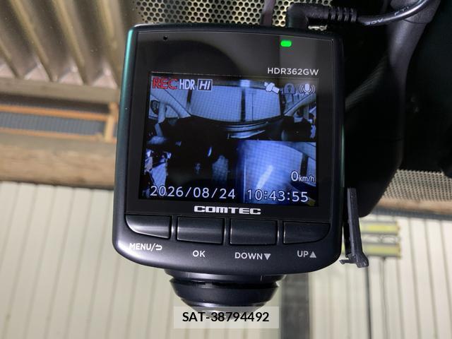 Lexus HS 2017-10 8730666-15