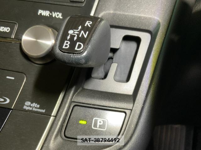 Lexus HS 2017-10 8730666-17