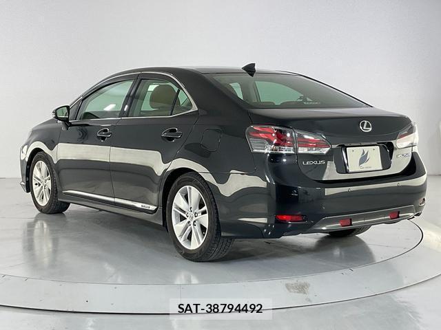 Lexus HS 2017-10 8730666-3