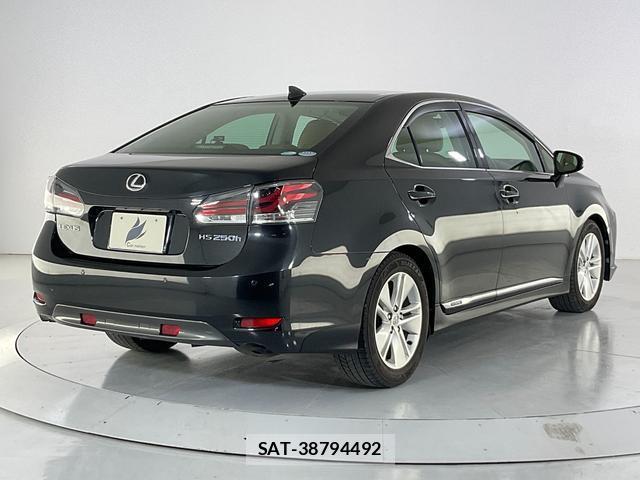 Lexus HS 2017-10 8730666-6