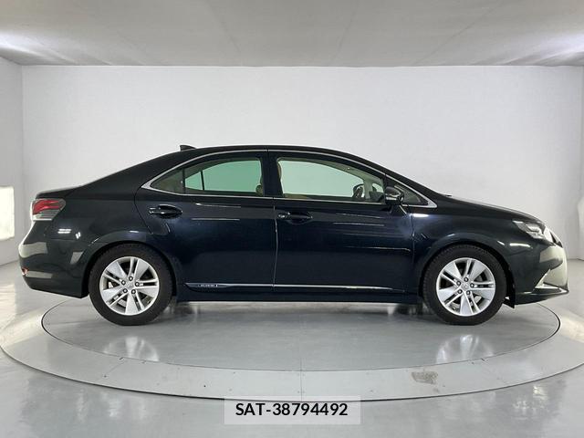 Lexus HS 2017-10 8730666-7