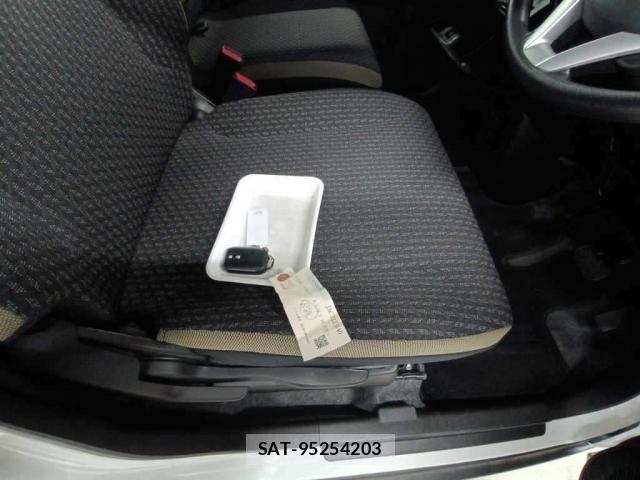 Suzuki HUSTLER 2025-02 8726867-5