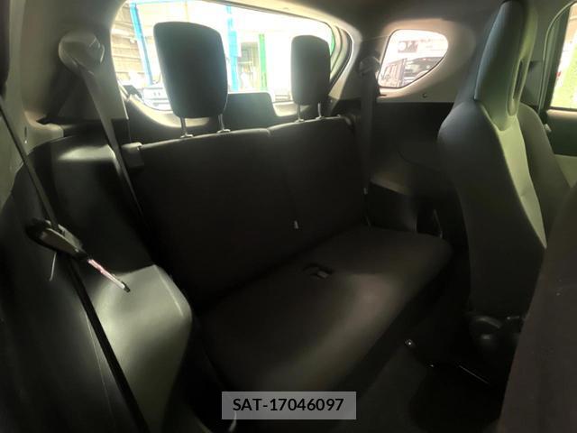 Toyota IQ 2013-07 8727072-13