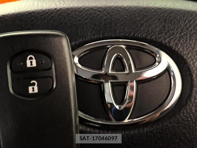 Toyota IQ 2013-07 8727072-5
