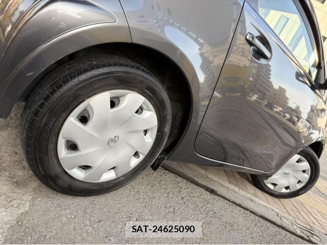 Toyota IQ 2010-02 8727392-4