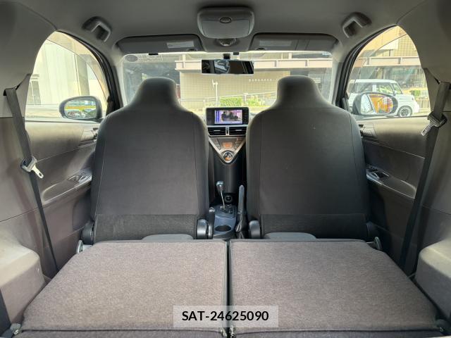 Toyota IQ 2010-02 8727392-8
