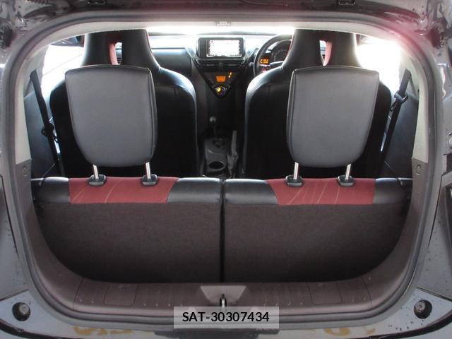 Toyota IQ 2009-11 8730935-14