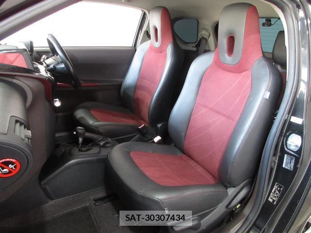 Toyota IQ 2009-11 8730935-15