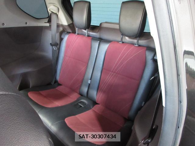 Toyota IQ 2009-11 8730935-16