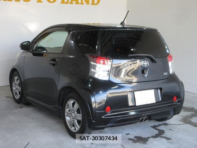 Toyota IQ 2009-11 8730935-6