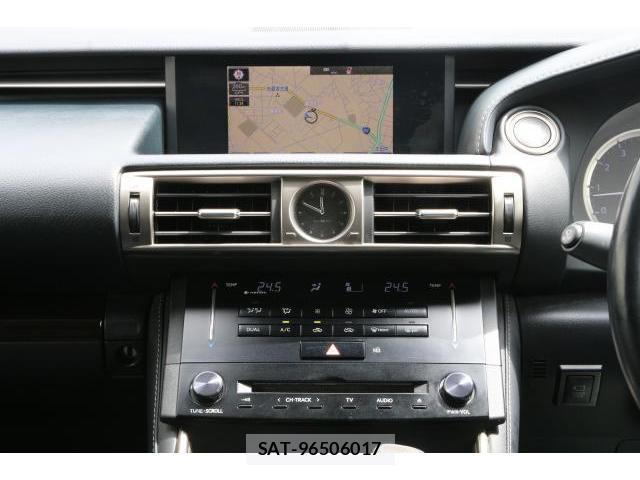 Lexus IS 2013-07 8725863-12