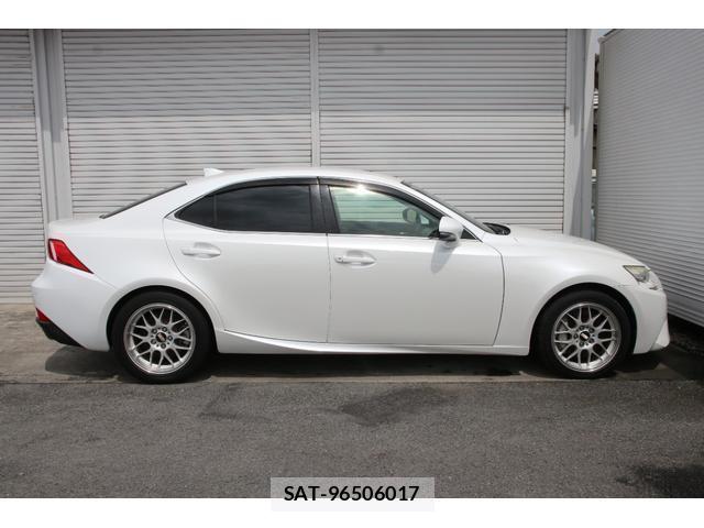 Lexus IS 2013-07 8725863-5