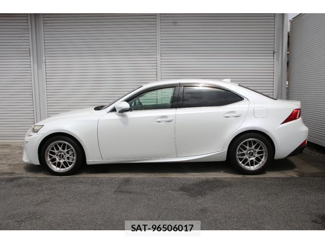 Lexus IS 2013-07 8725863-6