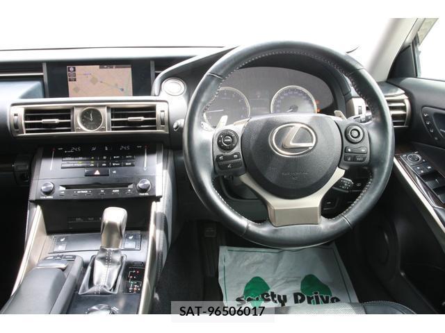 Lexus IS 2013-07 8725863-9