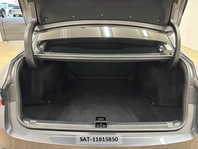 Lexus IS 2021-02 8726006-12