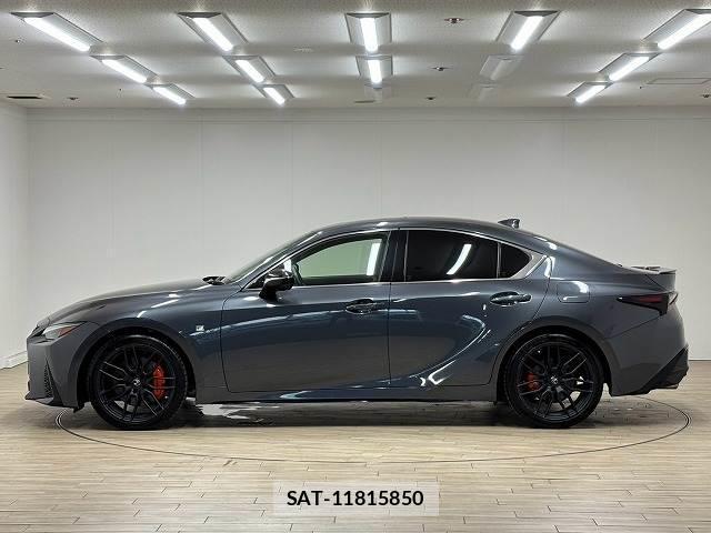Lexus IS 2021-02 8726006-16