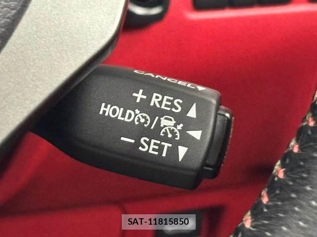 Lexus IS 2021-02 8726006-5