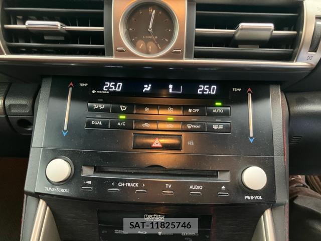 Lexus IS 2013-08 8726170-10
