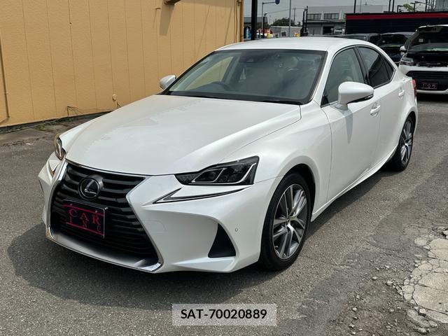Lexus IS 2017-11 8726456-16