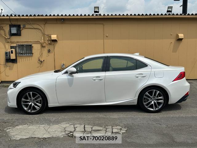 Lexus IS 2017-11 8726456-19
