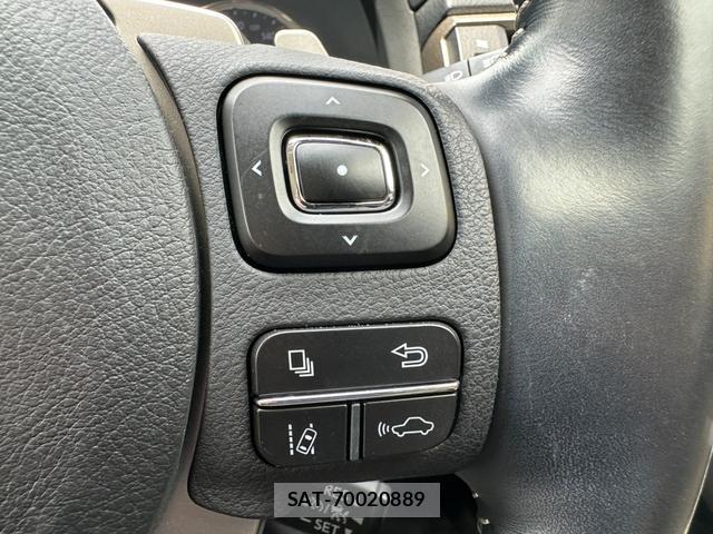 Lexus IS 2017-11 8726456-4