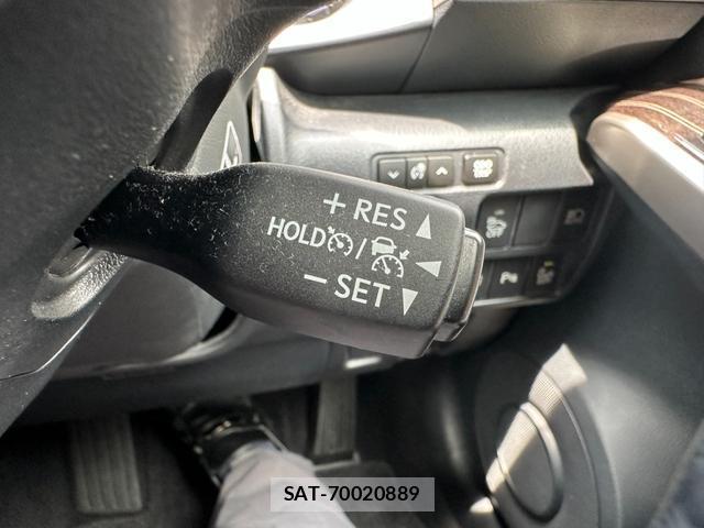 Lexus IS 2017-11 8726456-5
