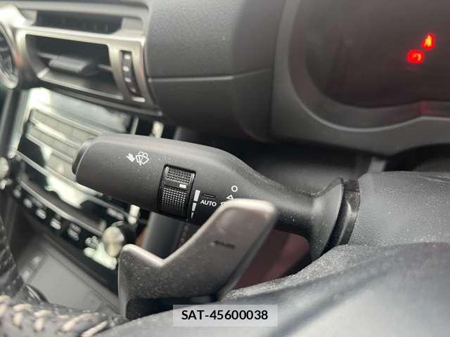 Lexus IS 2021-07 8727951-14