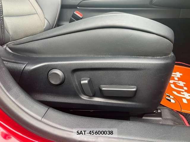 Lexus IS 2021-07 8727951-2