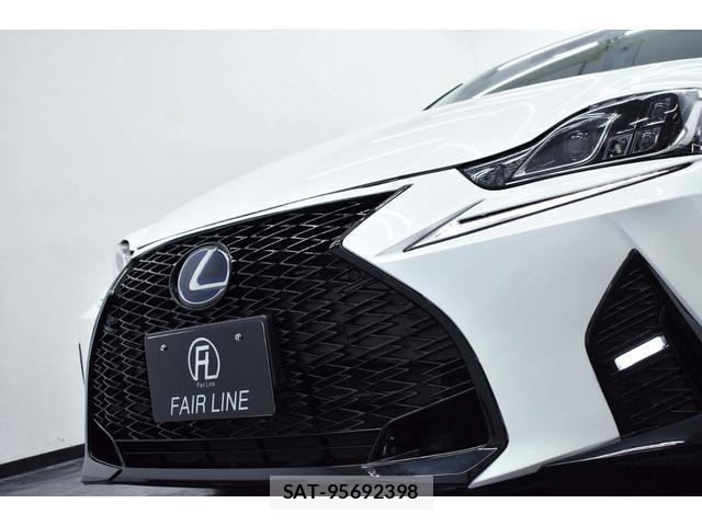 Lexus IS 2018-09 8728293-10