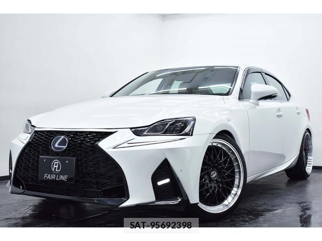 Lexus IS 2018-09 8728293-12