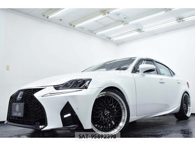 Lexus IS 2018-09 8728293-13
