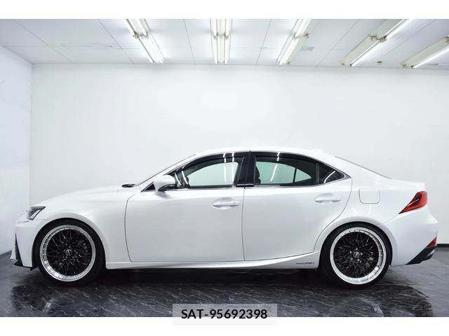 Lexus IS 2018-09 8728293-15