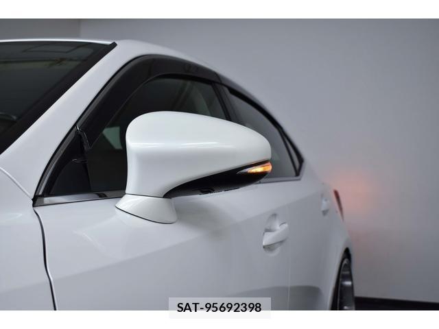 Lexus IS 2018-09 8728293-17