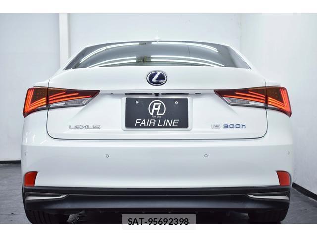 Lexus IS 2018-09 8728293-8
