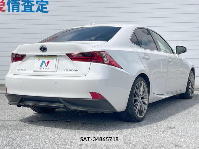 Lexus IS 2016-03 8728434-17