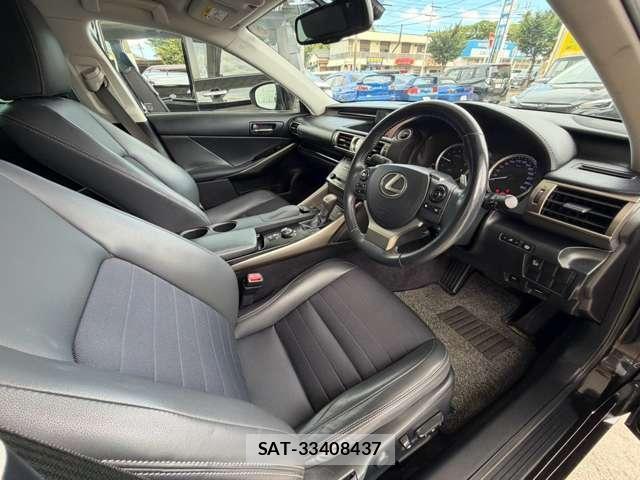 Lexus IS 2013-11 8728938-5