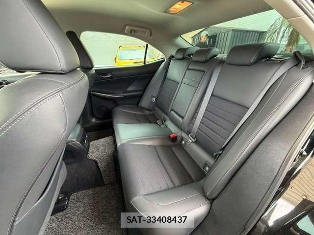 Lexus IS 2013-11 8728938-8