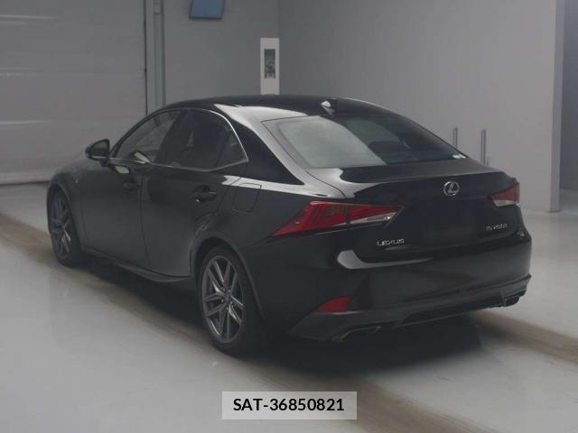 Lexus IS 2017-07 8729981-1