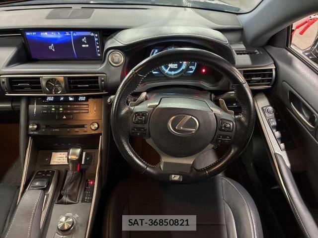 Lexus IS 2017-07 8729981-2