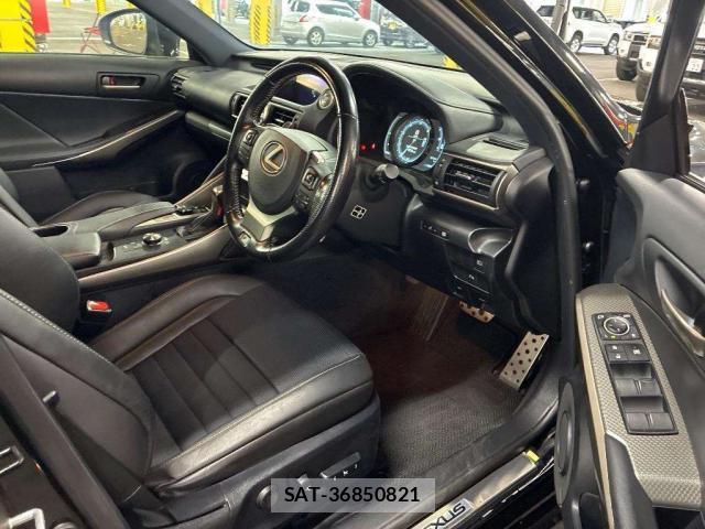 Lexus IS 2017-07 8729981-7
