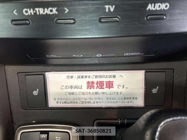 Lexus IS 2017-07 8729981-9
