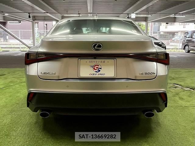 Lexus IS 2021-12 8730750-15
