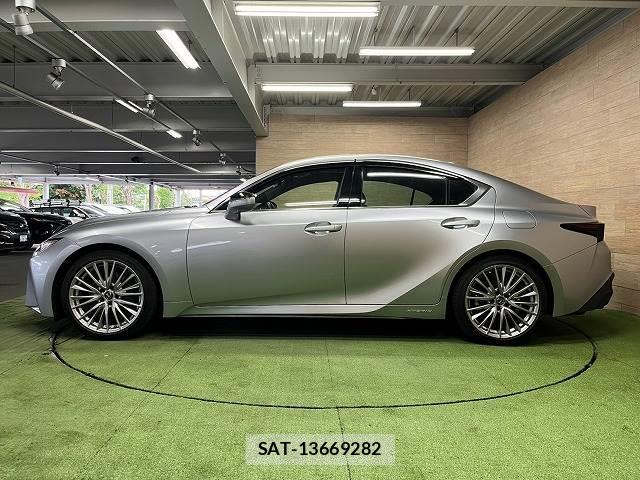 Lexus IS 2021-12 8730750-16