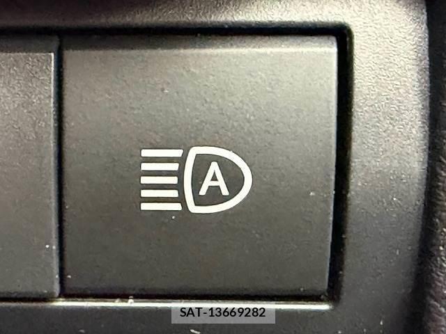 Lexus IS 2021-12 8730750-7