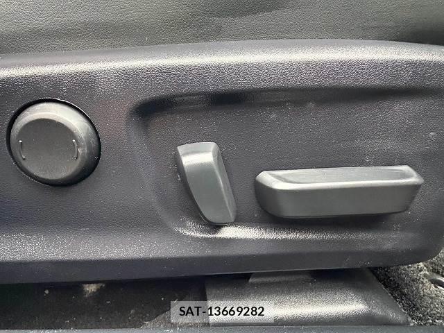 Lexus IS 2021-12 8730750-8