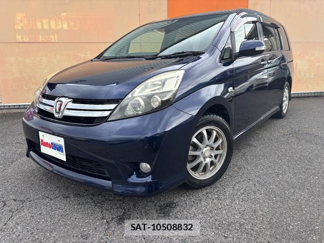 Toyota ISIS 2013-03 8725842-0