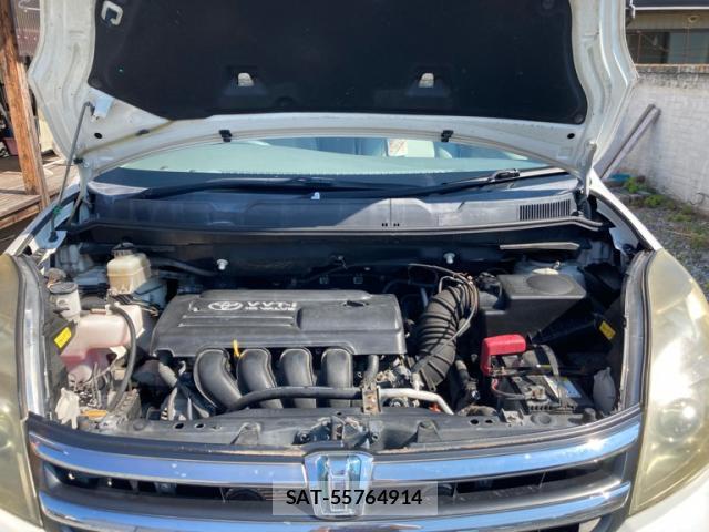 Toyota ISIS 2009-01 8727359-10