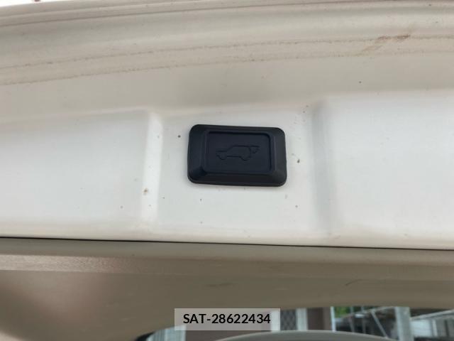 Toyota ISIS 2010-01 8728287-14