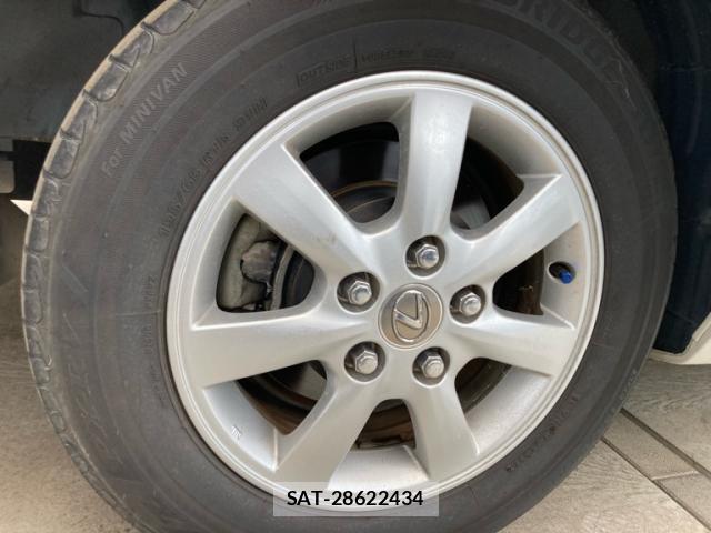 Toyota ISIS 2010-01 8728287-5